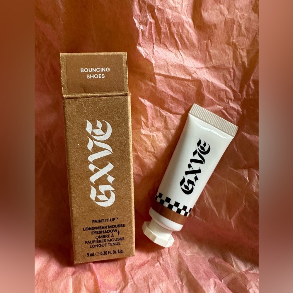 GXVE Paint It Up Longwear Mousse Eyeshadow in Bouncing Shoes